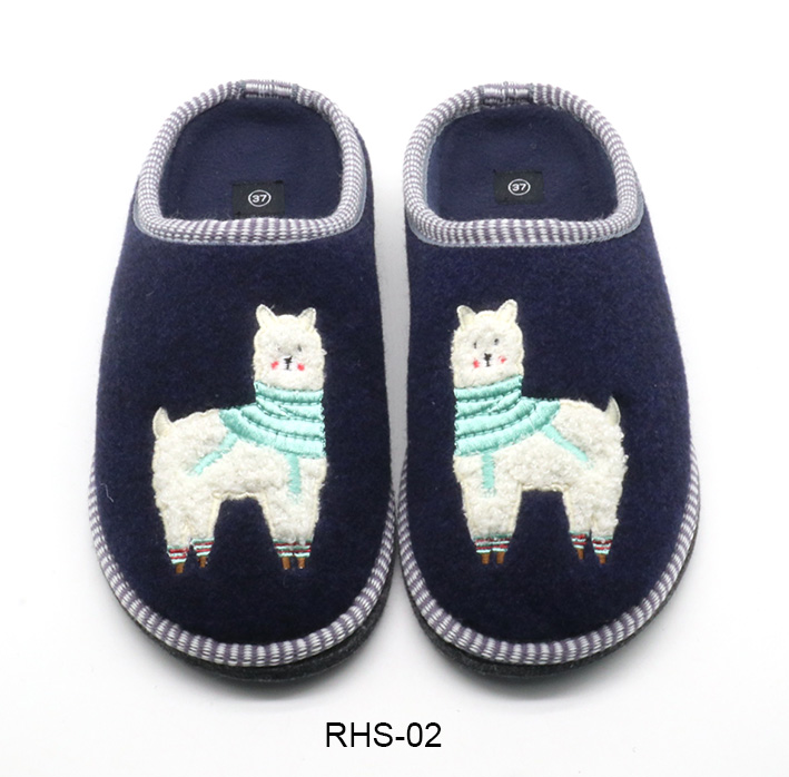 Slippers，indoor Slippers ,plush Slippers,flat