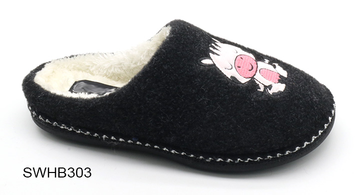 Slippers，indoor Slippers ,plush Slippers,flat