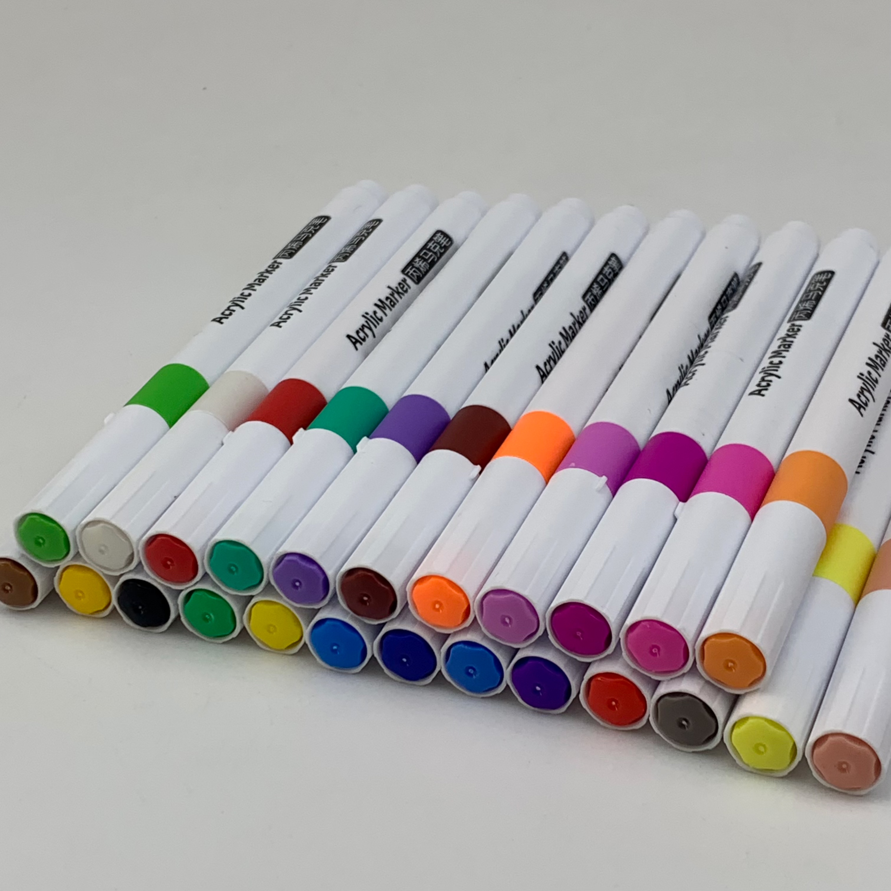Acrylic paint marker pen