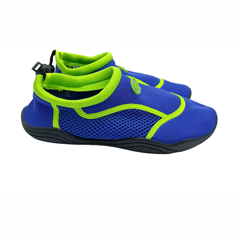 Lightweight quick-drying injection moulde aqua shoesd water skis