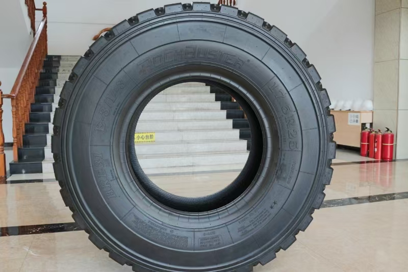 Rockbuster Radial Otr Tyre 17.5r25 2stars E-3/L-3