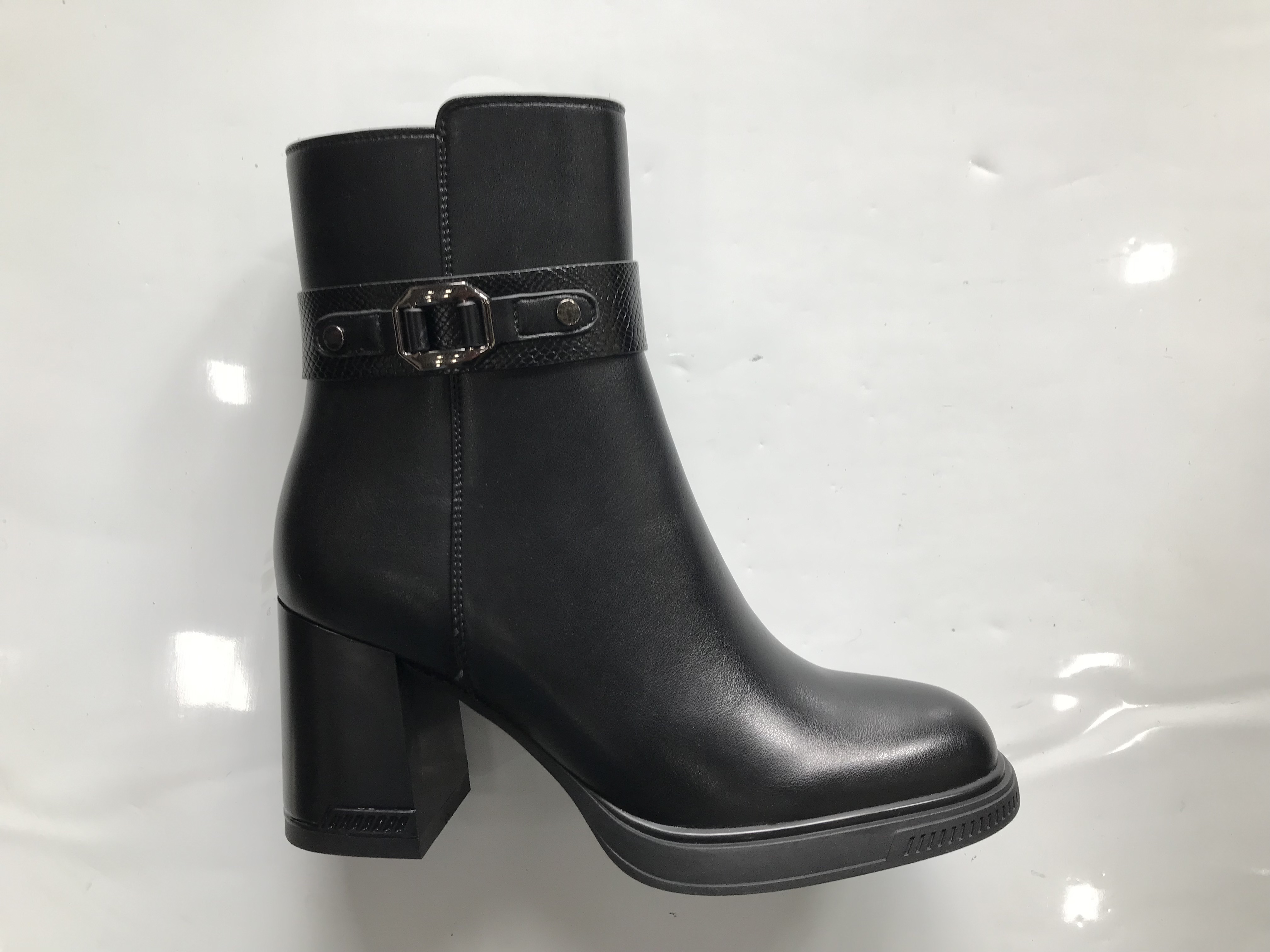 CHENGDU EXCELLENCE SHOES COMMERCIAL& TRADING CO.,LTD. – ropa deportiva 4