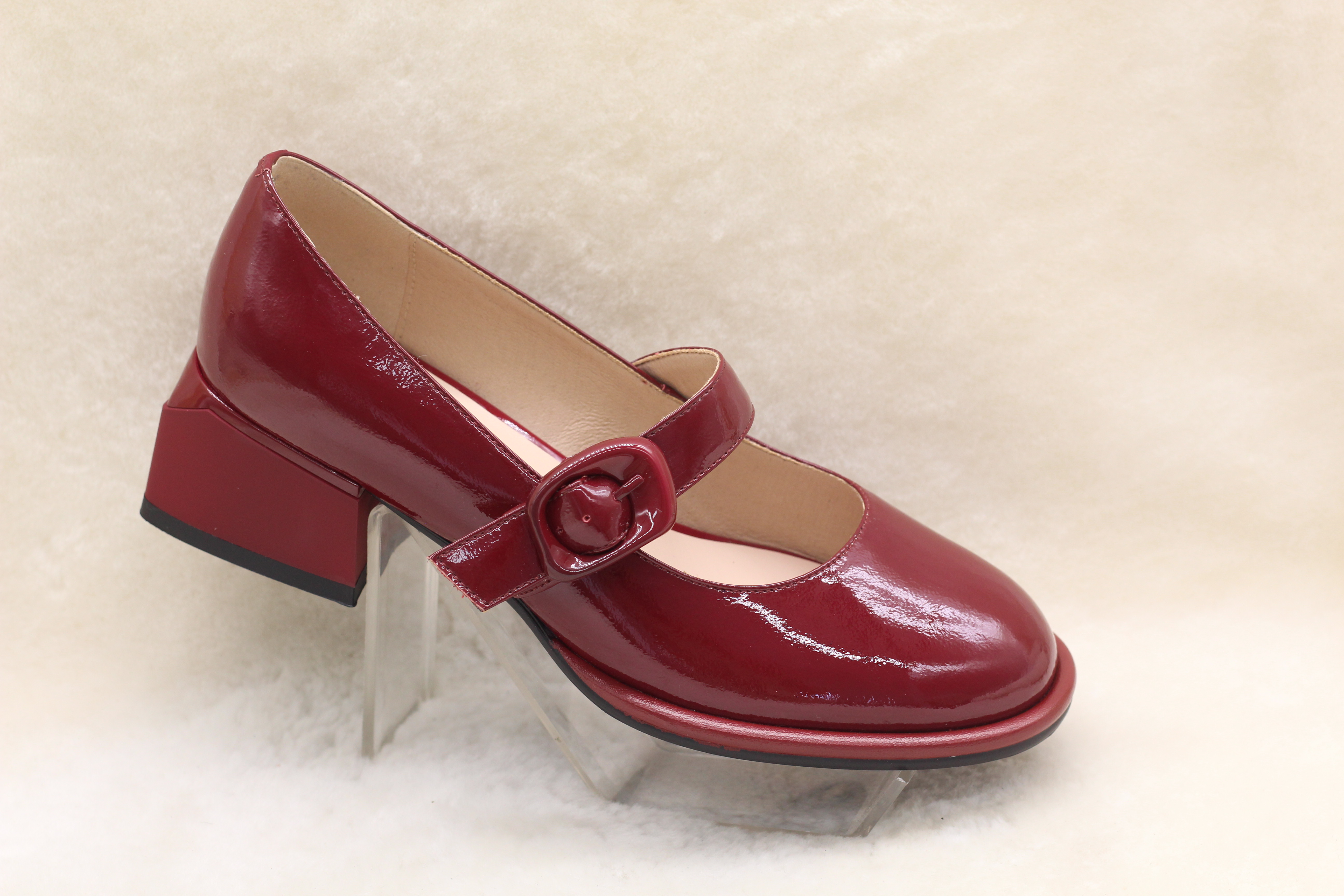 Chengdu Jiayue Shoes Co., Ltd. – Short plush embroidery slipper 4