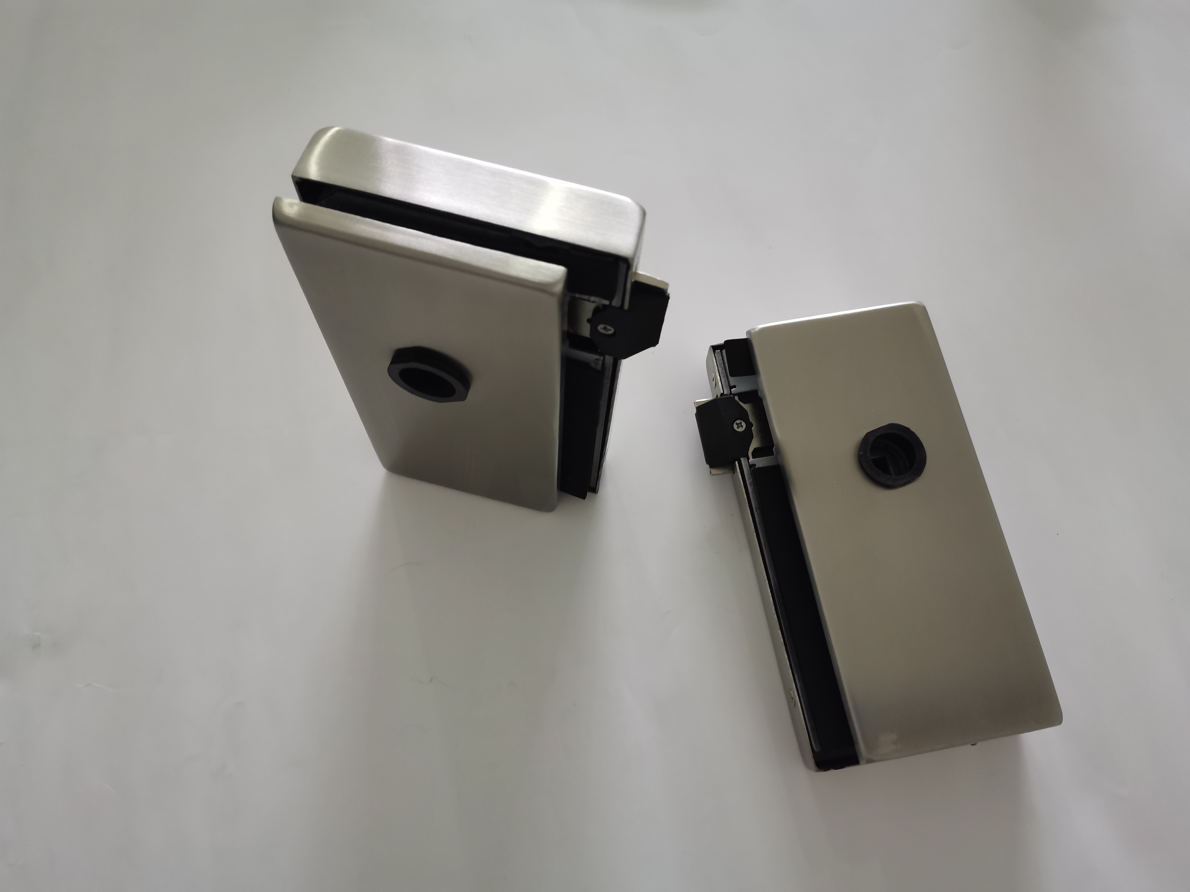 Foshan Hengzhicheng Metal Products Co., Ltd – arandela metálica 4