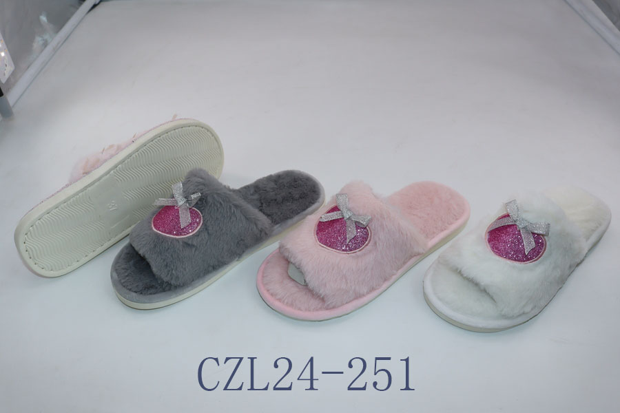ANQIU CHIZHENG  FOOTWEAR CO.,LTD. – ropa deportiva 4