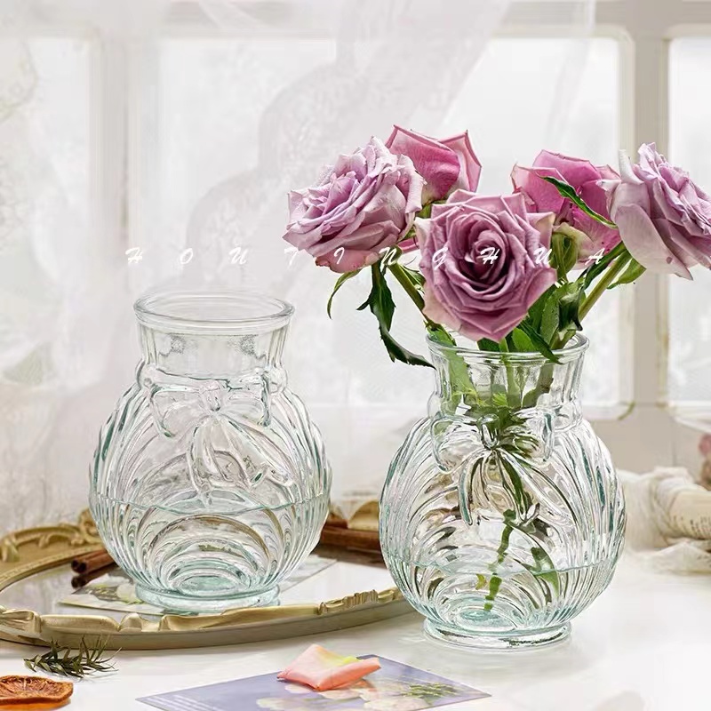 Glass vase
