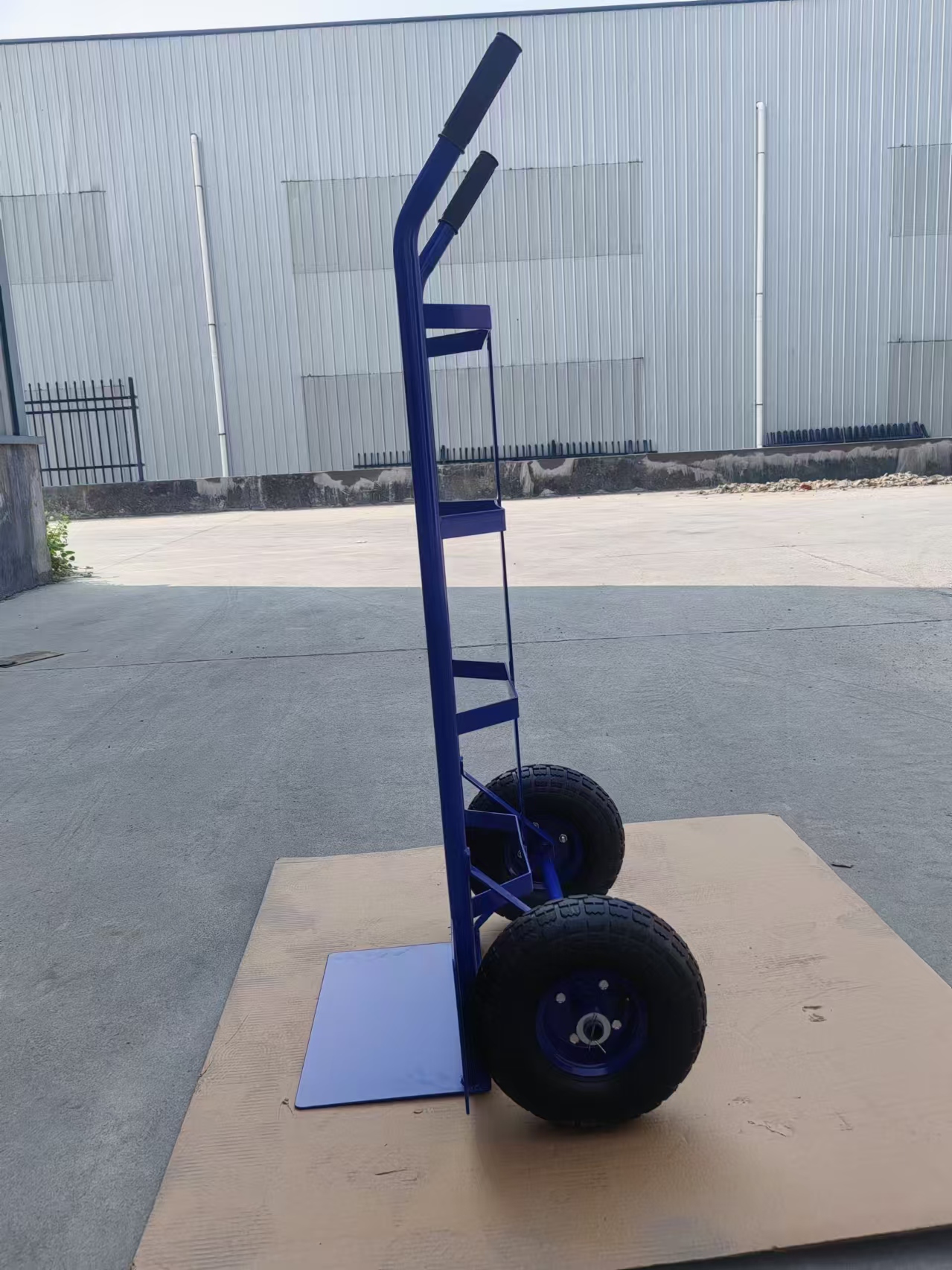 QINGDAO KINGSTONE INDUSTRY & TRADE CO., LTD – molde de inyección 1