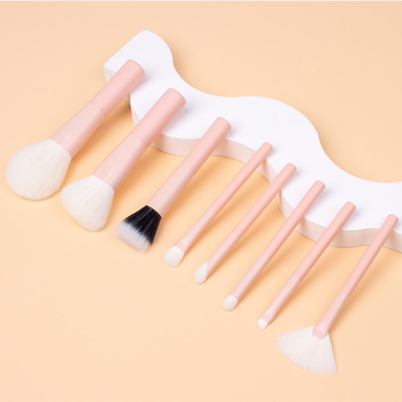 cosmetic brush
