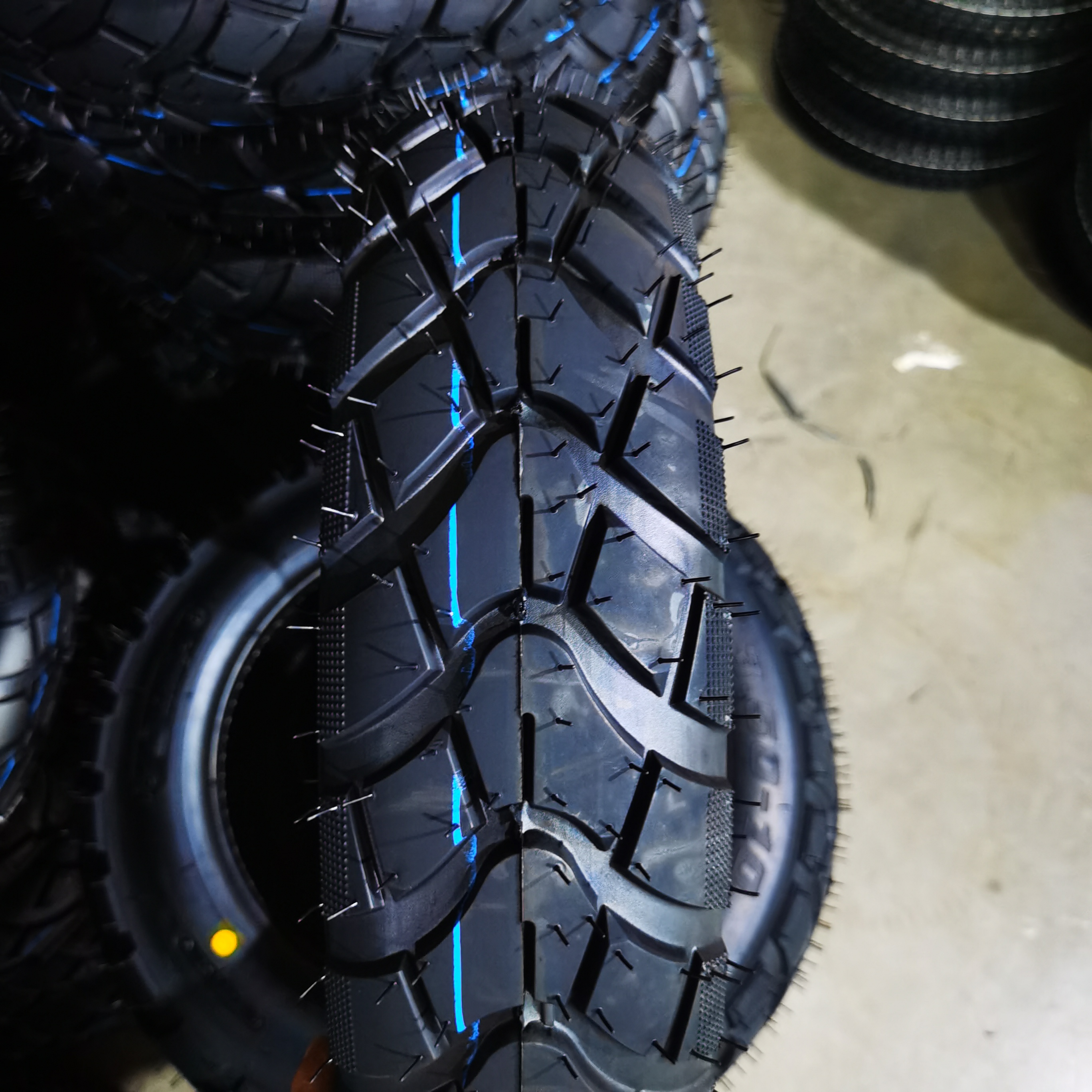 QINGDAO WEIHONG RUBBER AND PLASTIC CO.,LTD – cadena de bicicleta 1