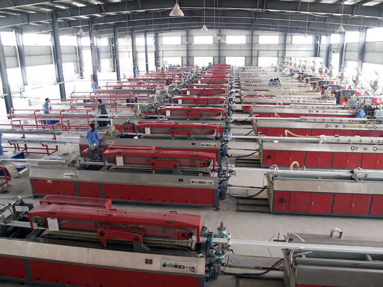 Anhui Guangde Jinpeng New Material Manufacturing Co., Ltd. – Outdoor wood plastic composite flooring 1