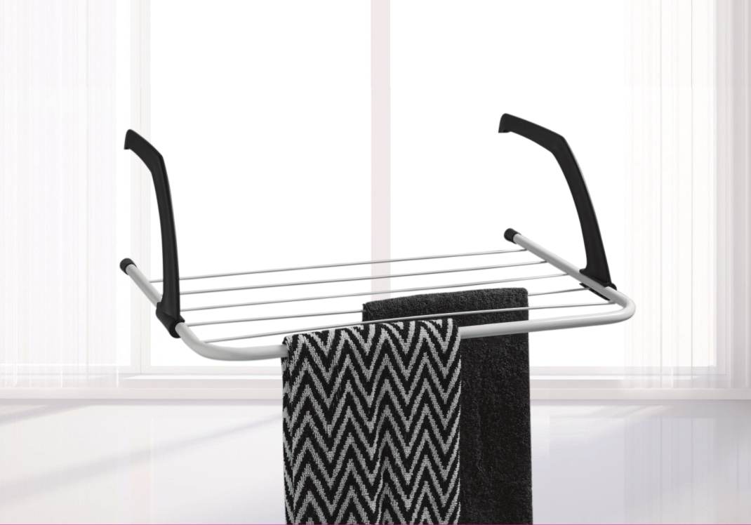 Hanging towel rack