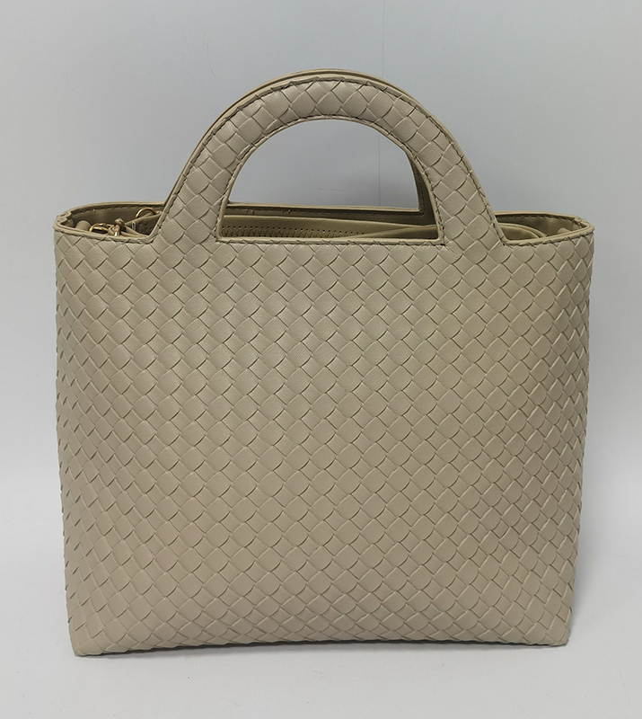 Guangxi Sky-Light Leatherware Co..Ltd. – ropa deportiva 4
