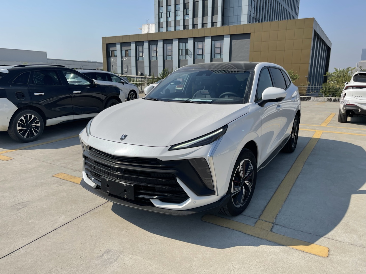 DONGFENG LIUZHOU MOTOR CO.,LTD – Fuel Cell Passenger Cars 3
