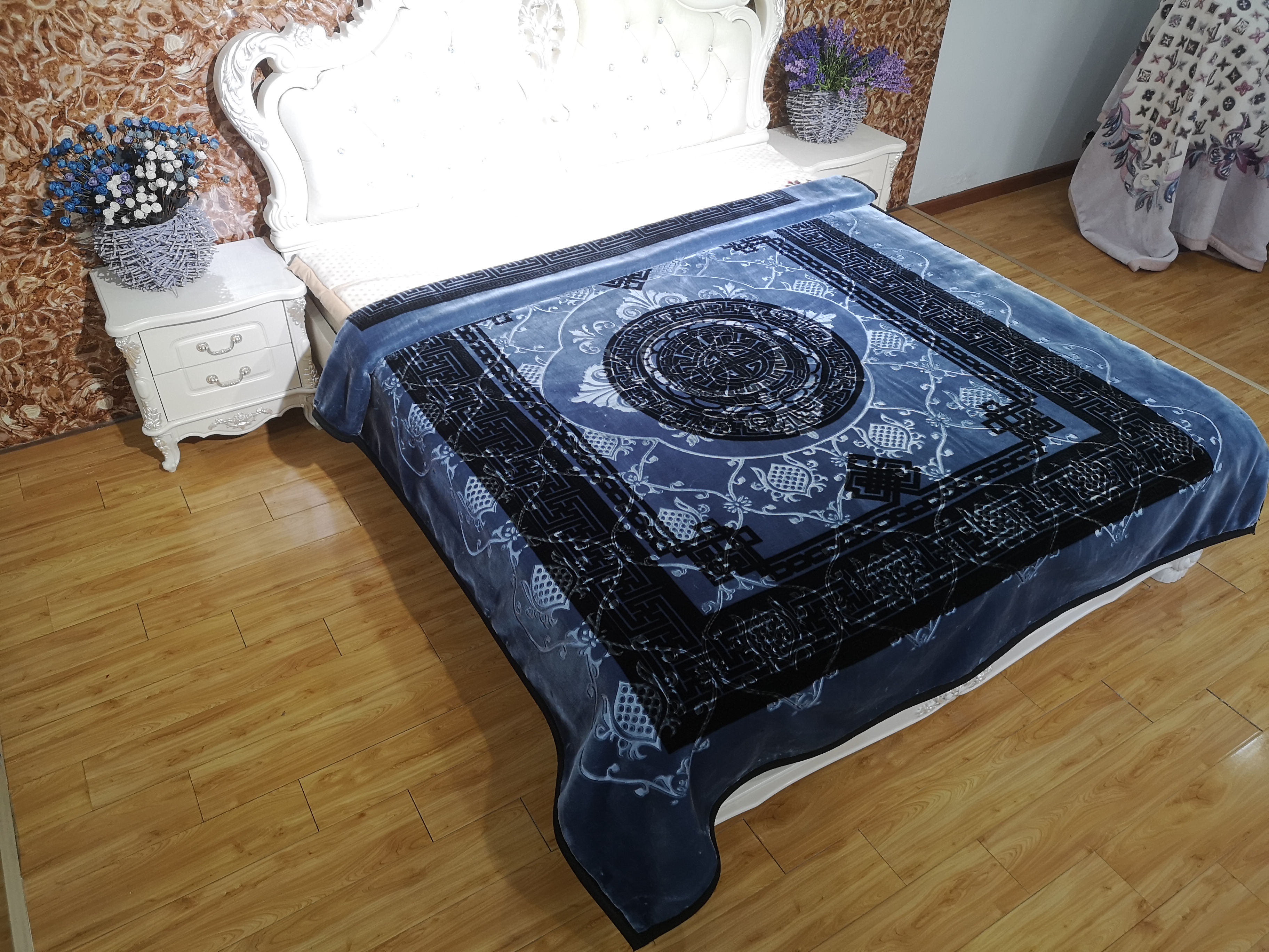 Polyester blanket