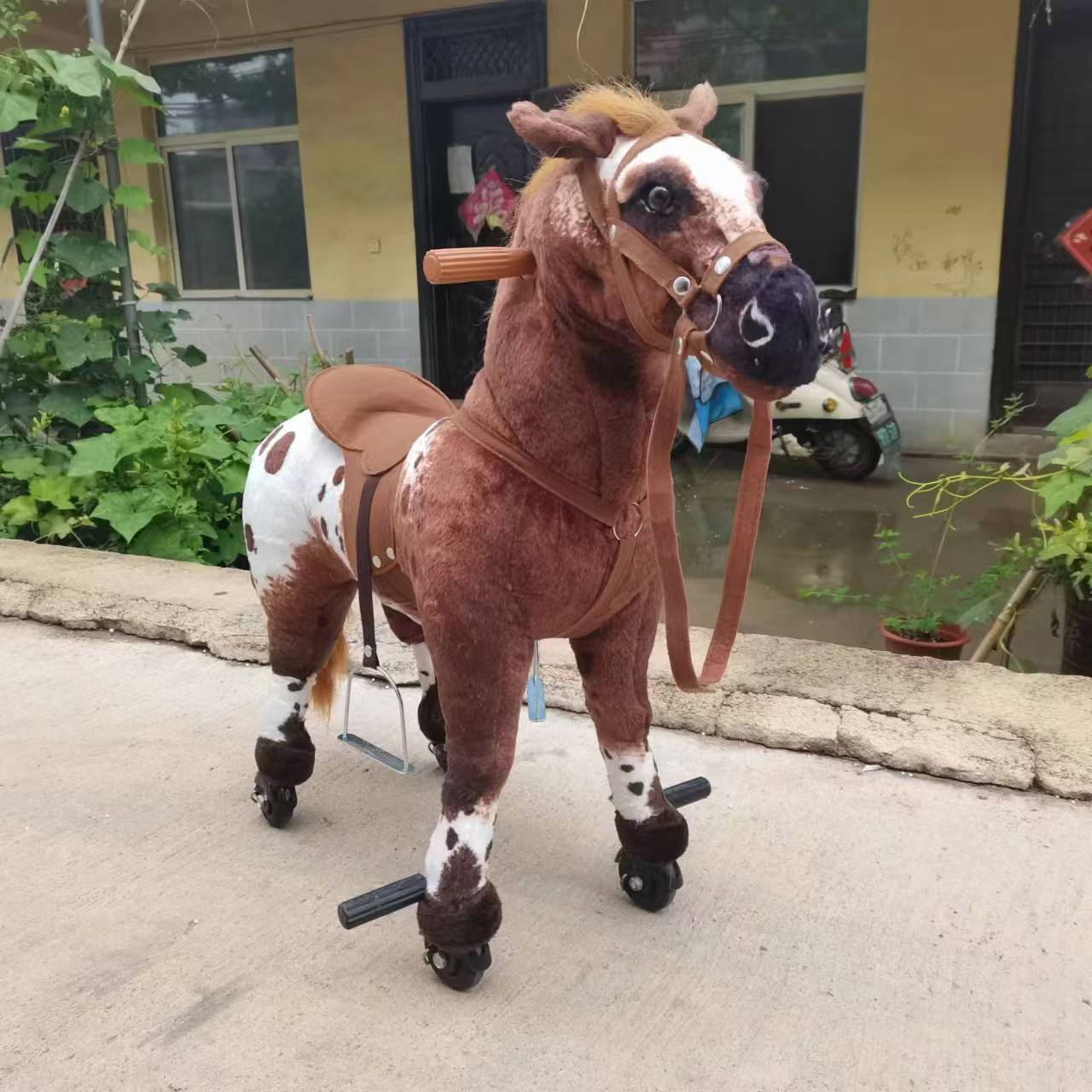 with music children play wheel horse