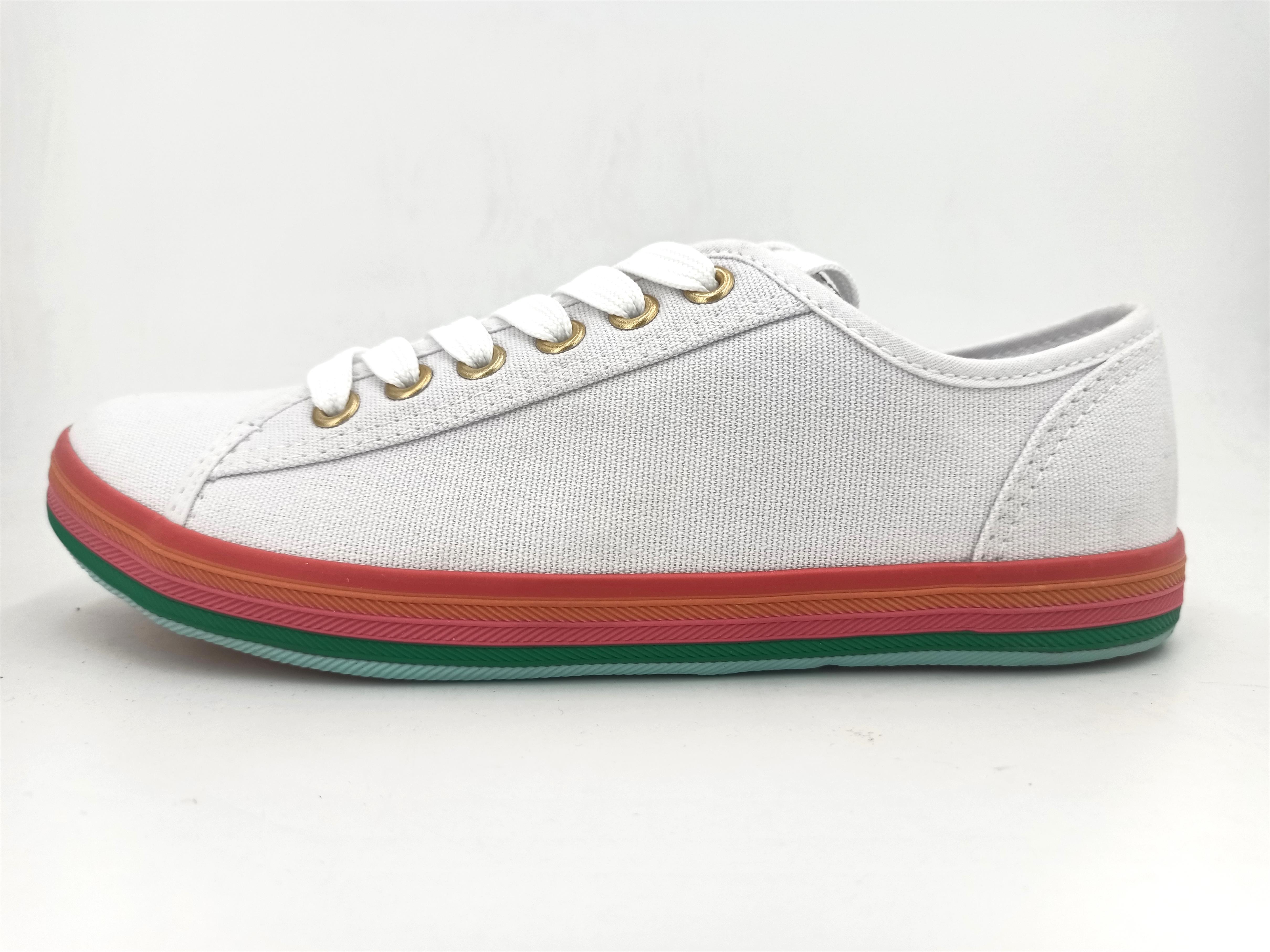 Vulcanized shoe and injection shoe