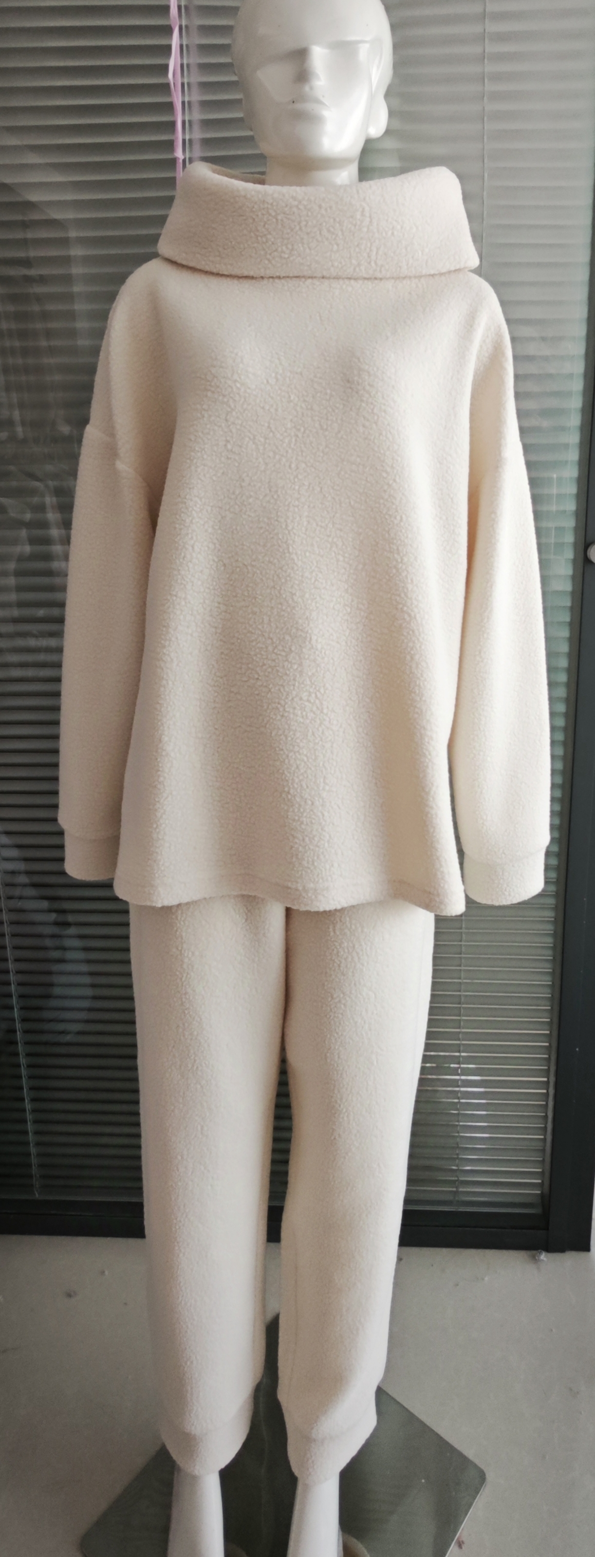 Ladies Knitted Pyjama Set