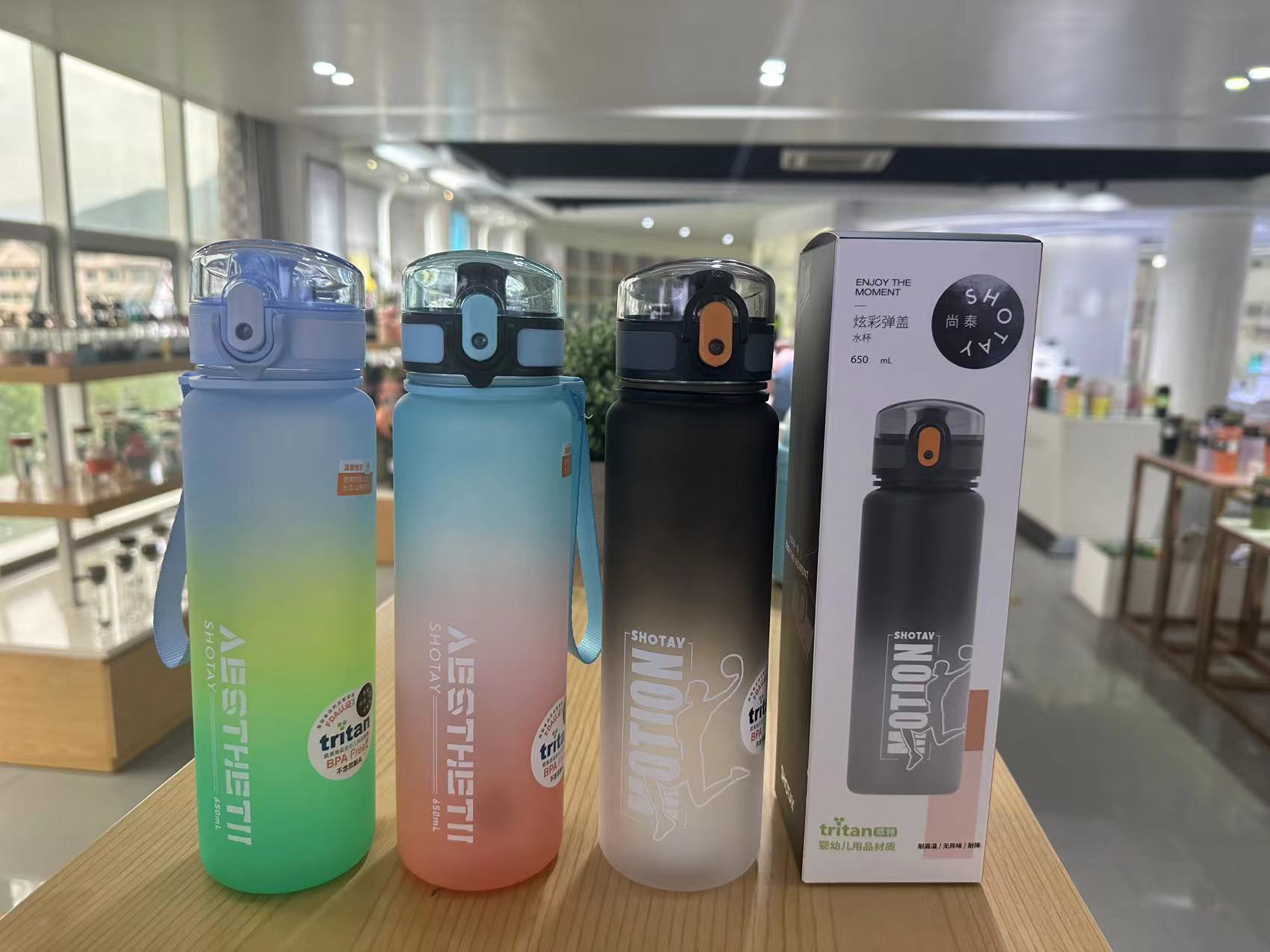 Shanghai Aerospace Science & Industry Trade Co.,Ltd. – vaso de cristal 2
