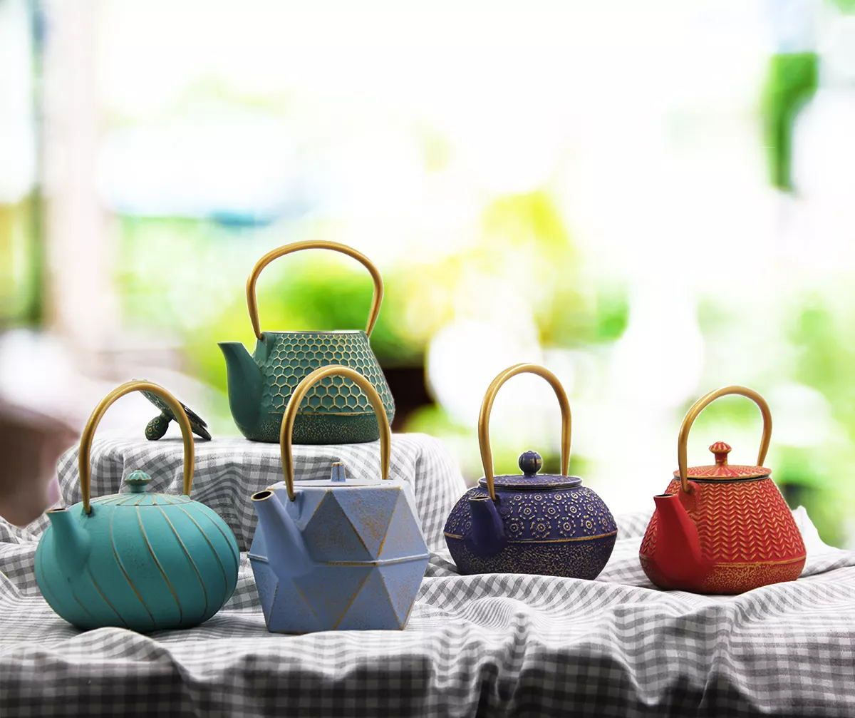 cast iron tea pot