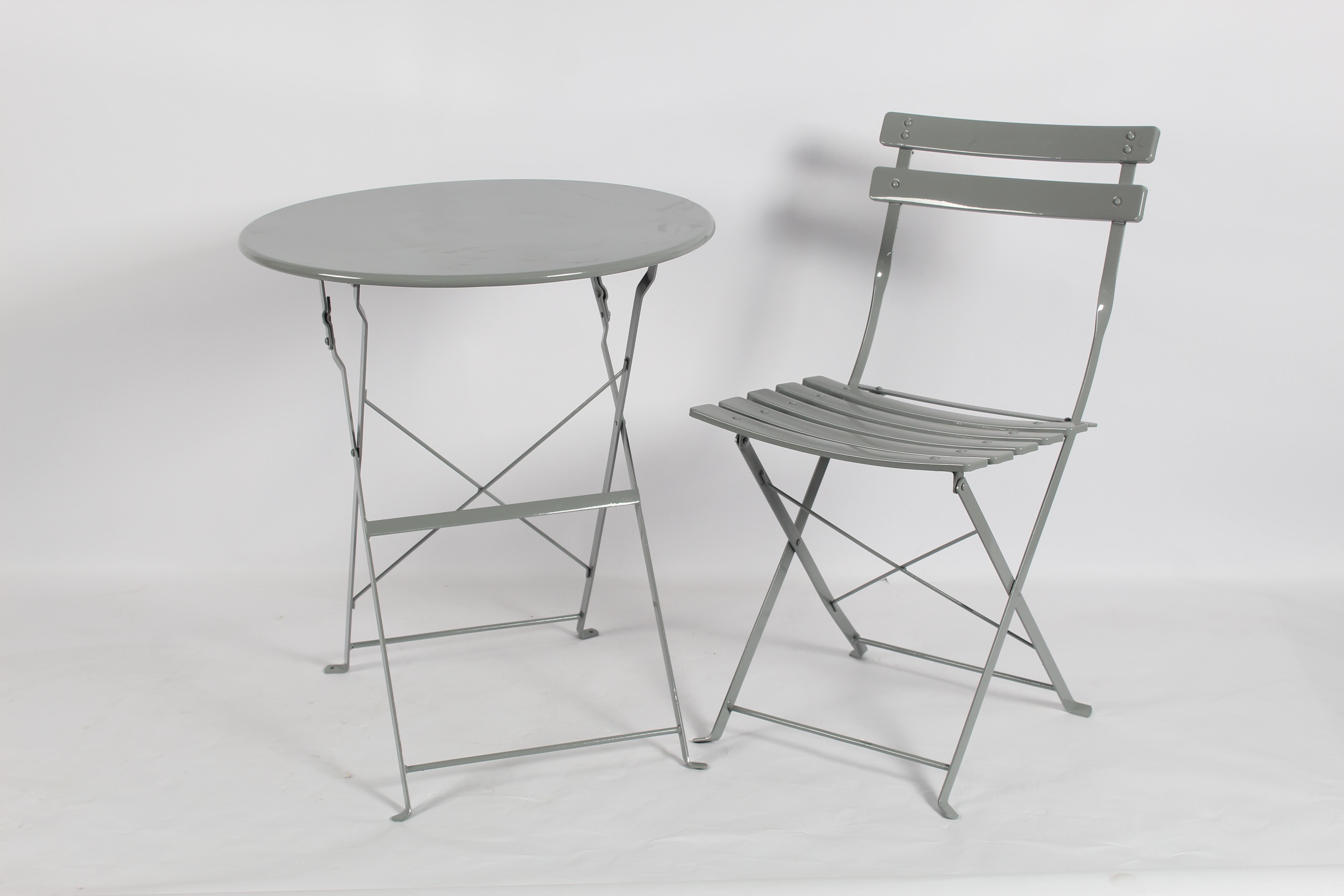 Outdoor table and chair set