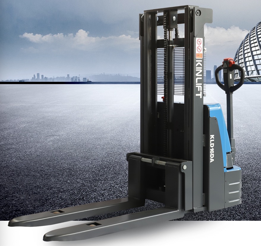 Walking electric pallet stacker