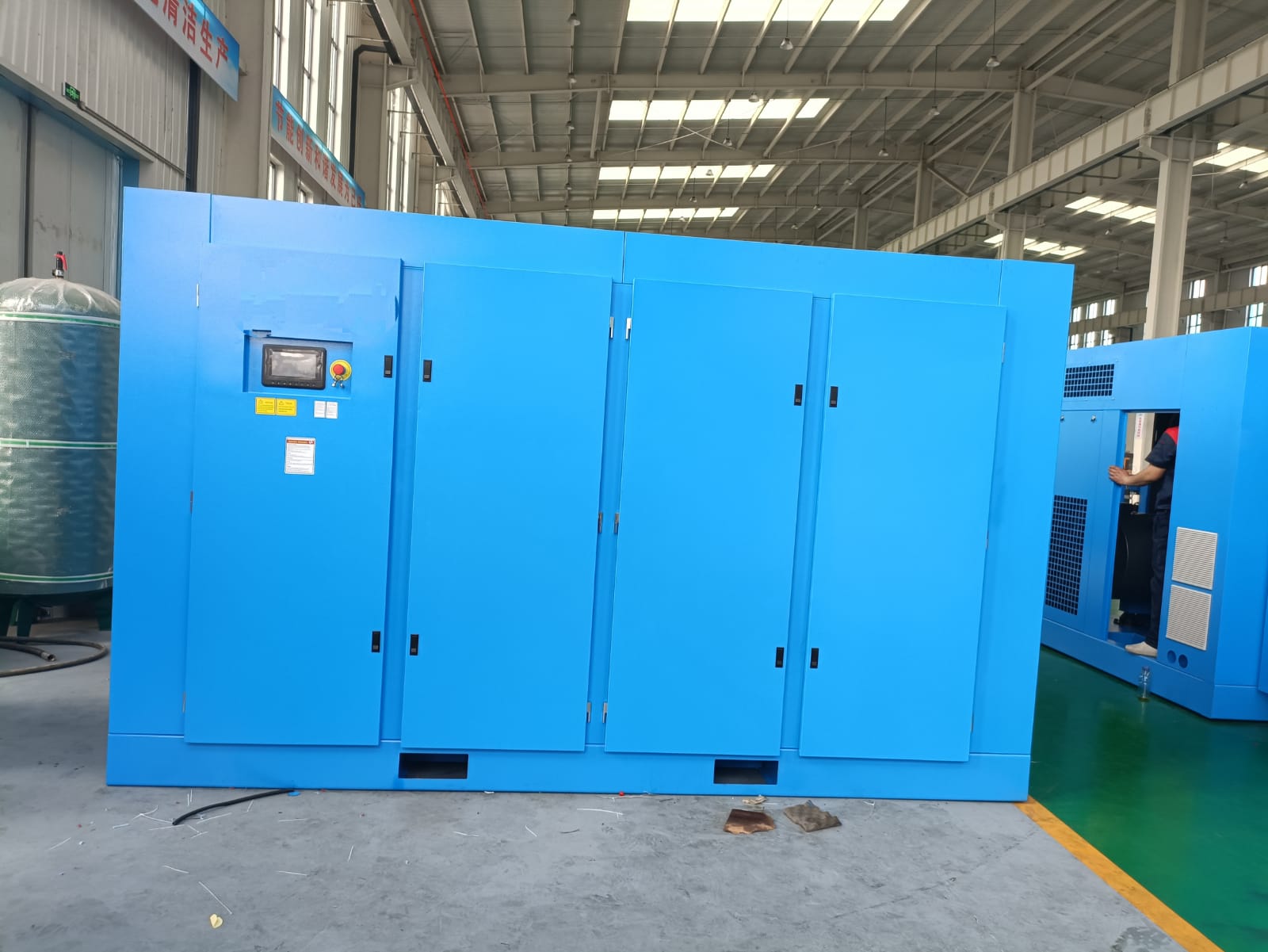 Two stage air compressor