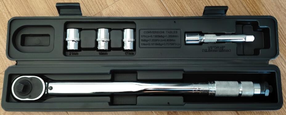 WEIHAI HUITONG HARDWARE&MACHINERY CO.,LTD – tornillo de acero 1