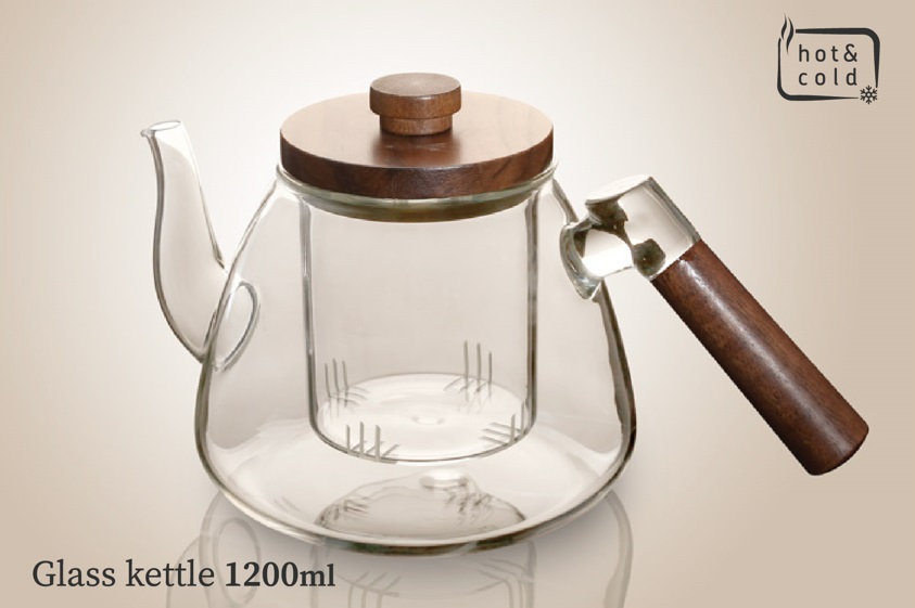 Borosilicate glass teapot with walnut handle