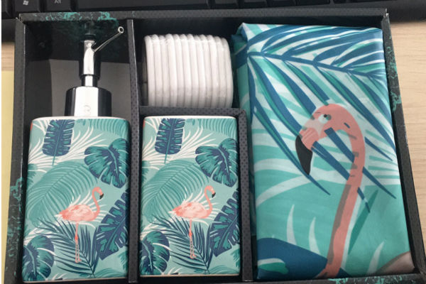 Shower curtain set