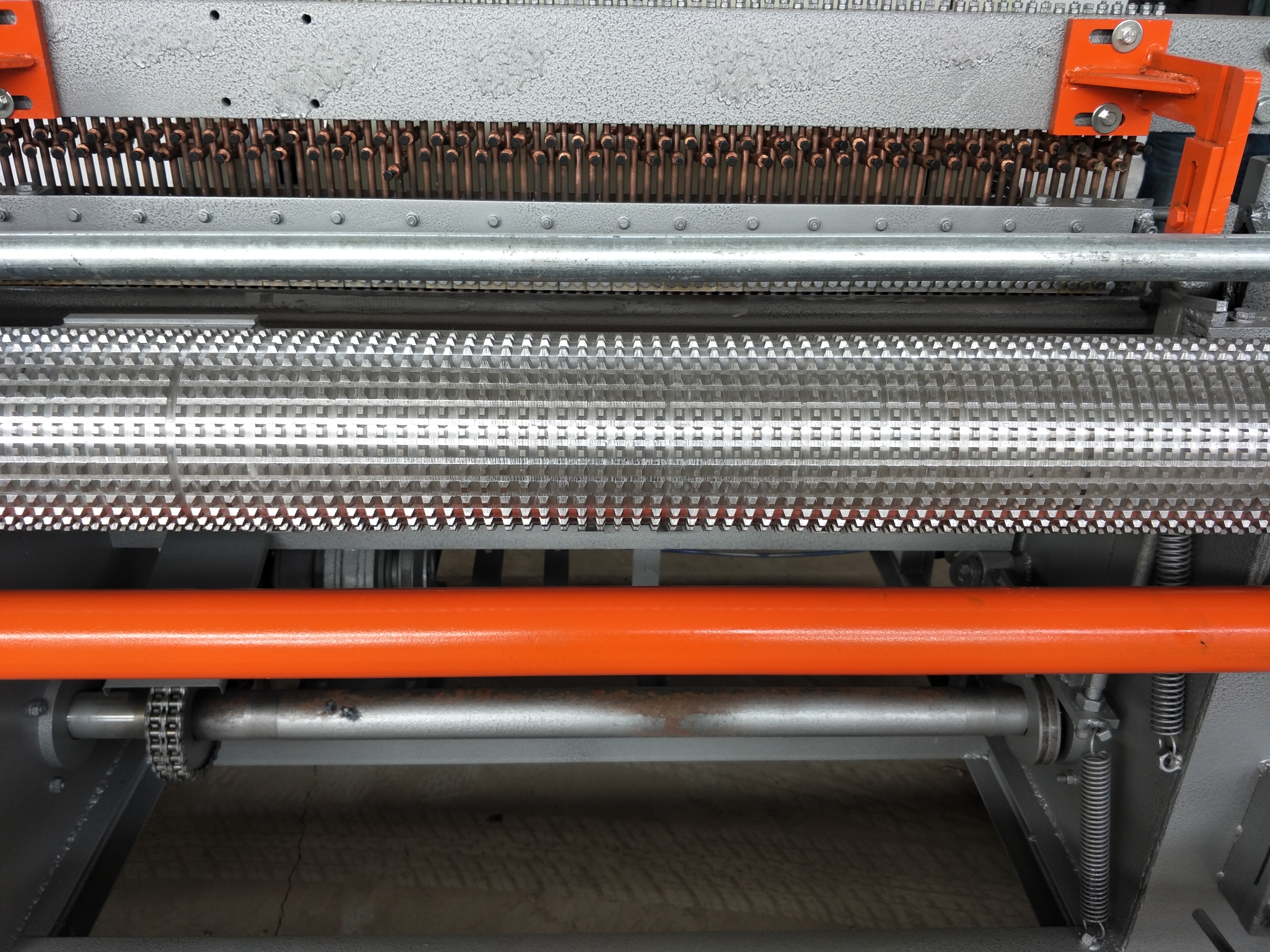 New desgin best price welded wire mesh machine for roll fence(1.5-3.0mm)