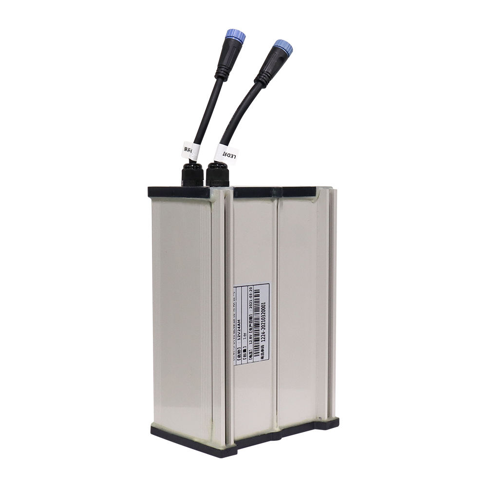 12V-100Ah solar street light monitoring lithium battery controller energy storage all-in-one machine