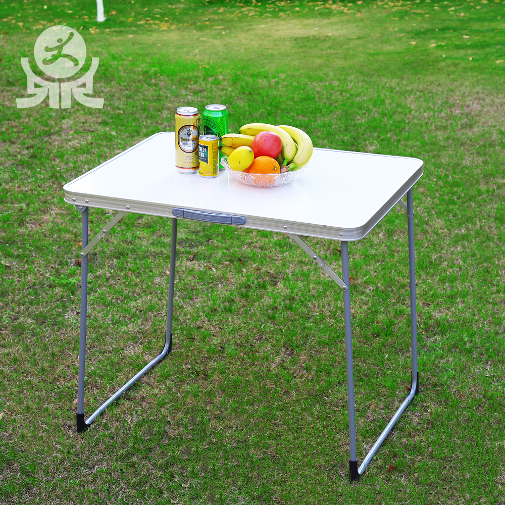 Picnic table