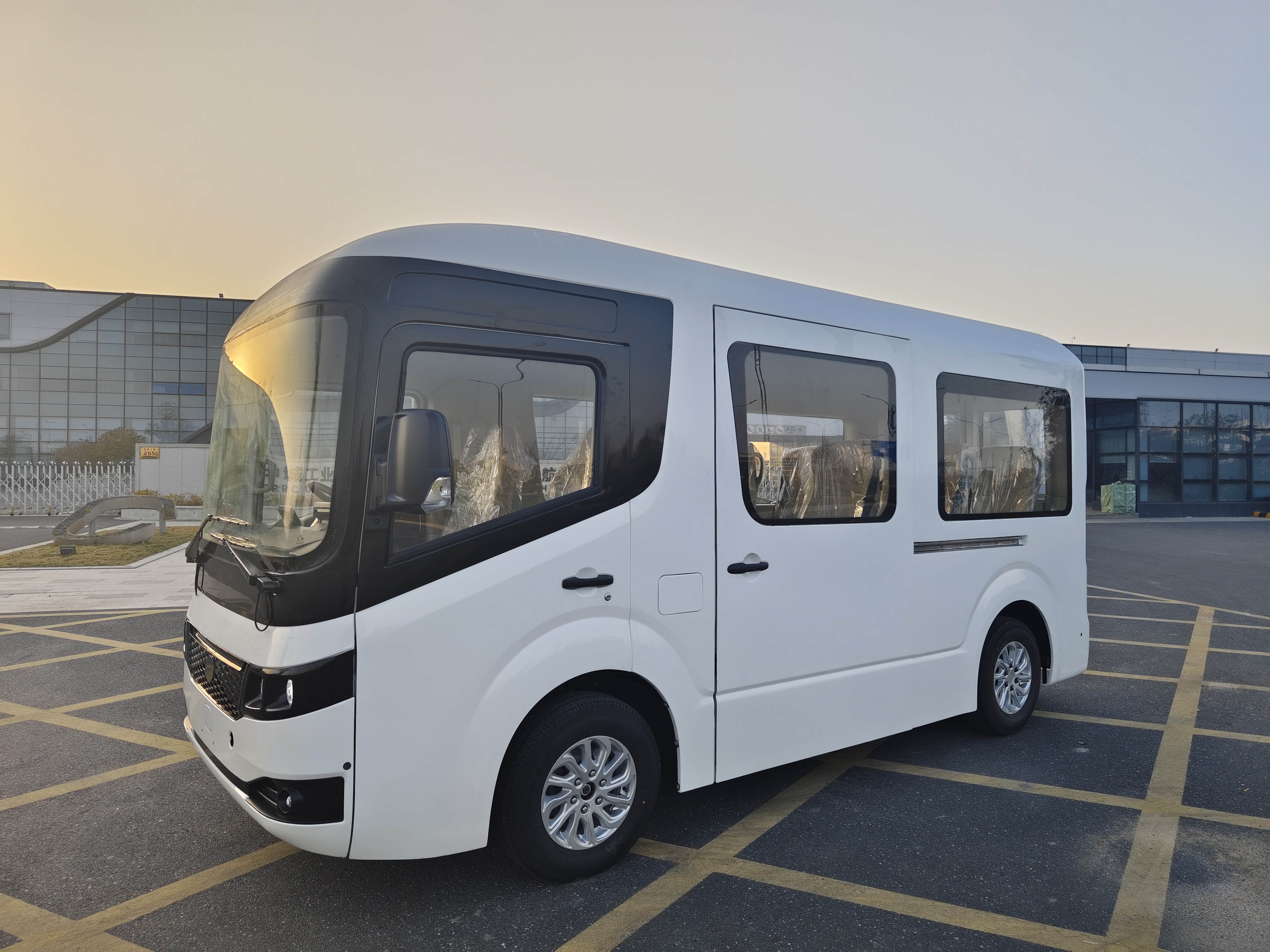 CCIG(SHANGHAI) ELECTRIC VEHICLE TECHNOLOGY CO.,LTD – llanta de caucho 2