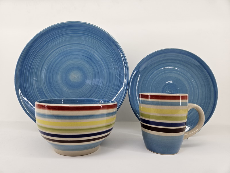 NEW 16pcs Stonewqare Handpainted Dinner Set With Golden Rim