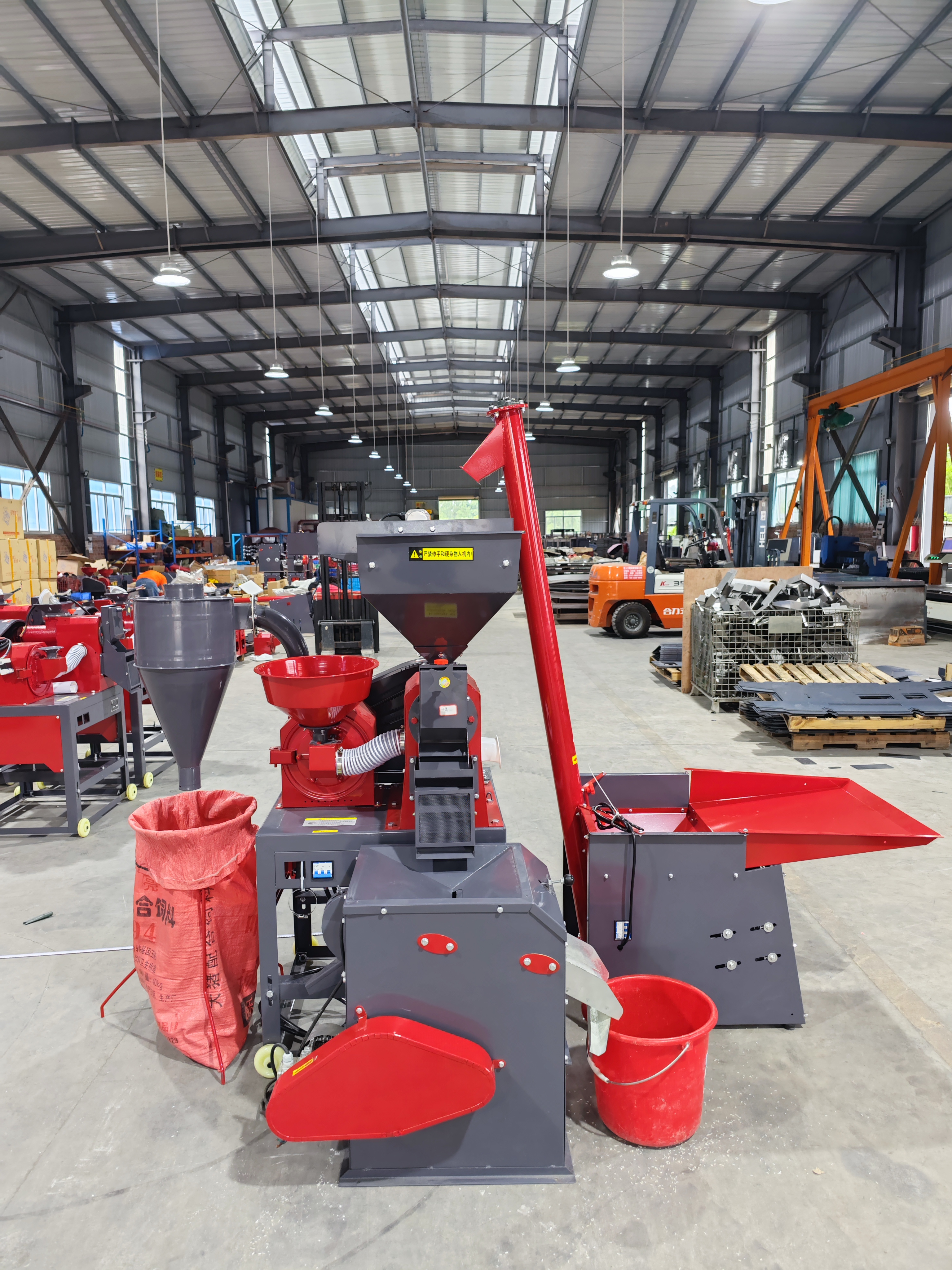 Guangning Muge Agricultural Machinery Co., Ltd – molde de inyección 1