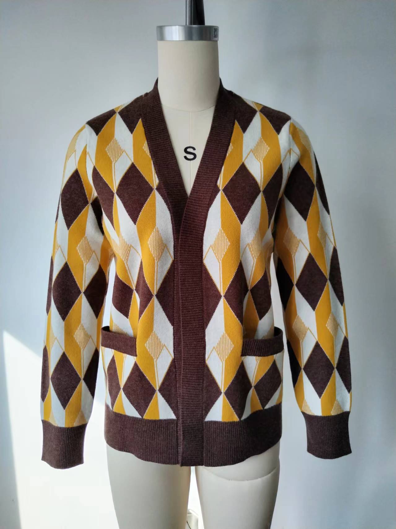 Glowell Fashion Co., Ltd. – Sweater cardigan 2