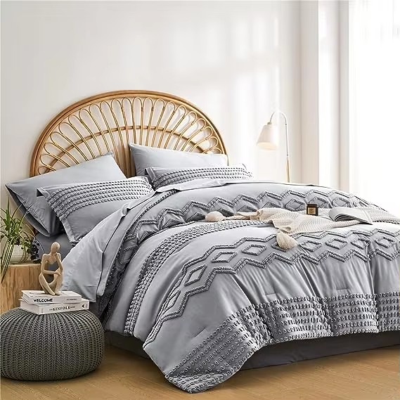 Tufted velvet 4 piece bedding set Bohemian style soft geometric pattern comforter set for bed