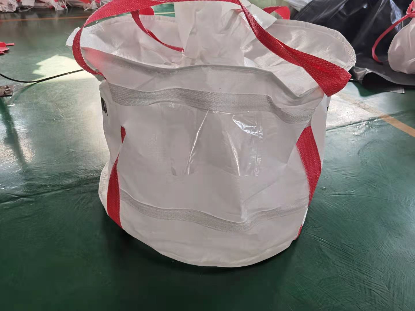 Lianyungang Dingchang Plastic Packaging Co. , Ltd. – matriz de metal 2
