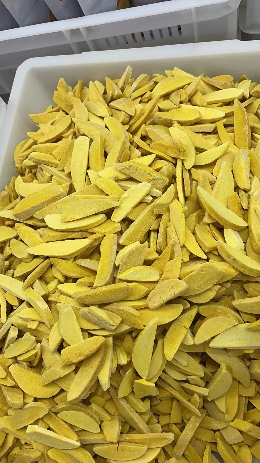 Freeze dried mango
