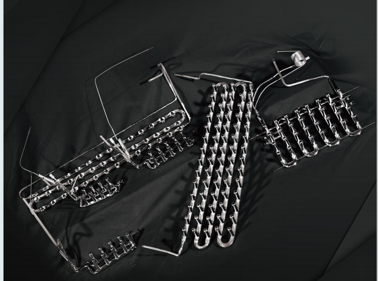 Bullet ice evaporator