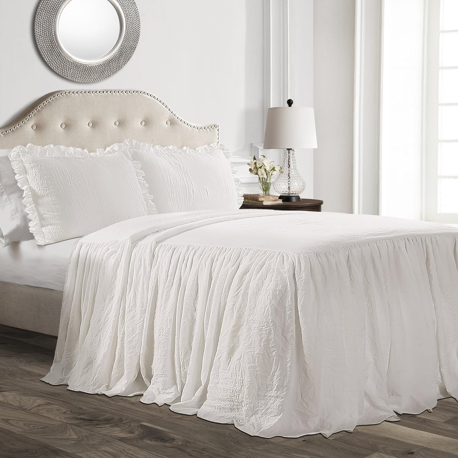 Hot sales Luxurious Farmhouse Elegant white 100% polyester ruffle skirt bedspread coverlet