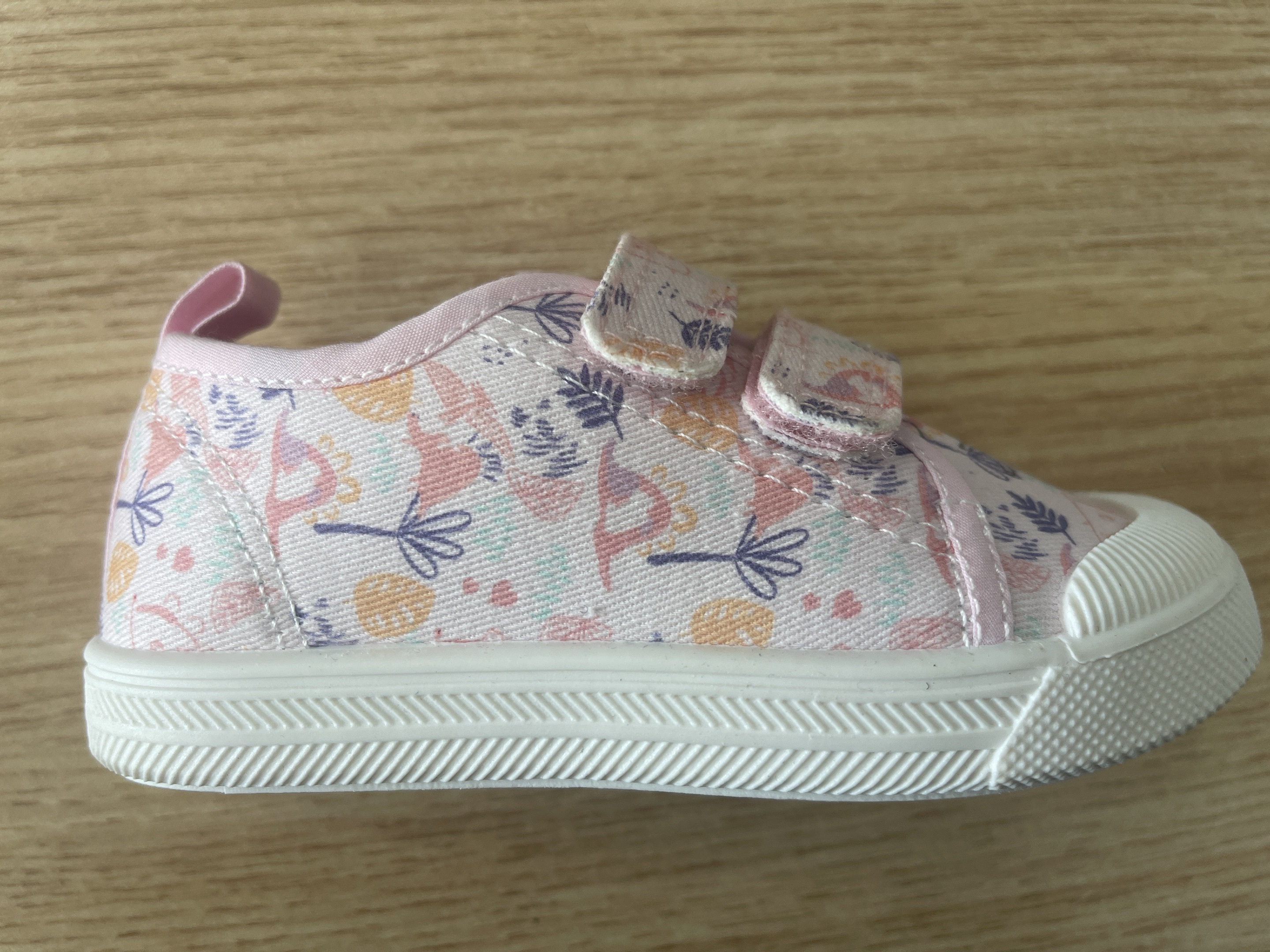 GUANGZHOU ZHONGHENG FASHION INTERNATIONAL TRADING CO., LID. – zapatos de tacón 2