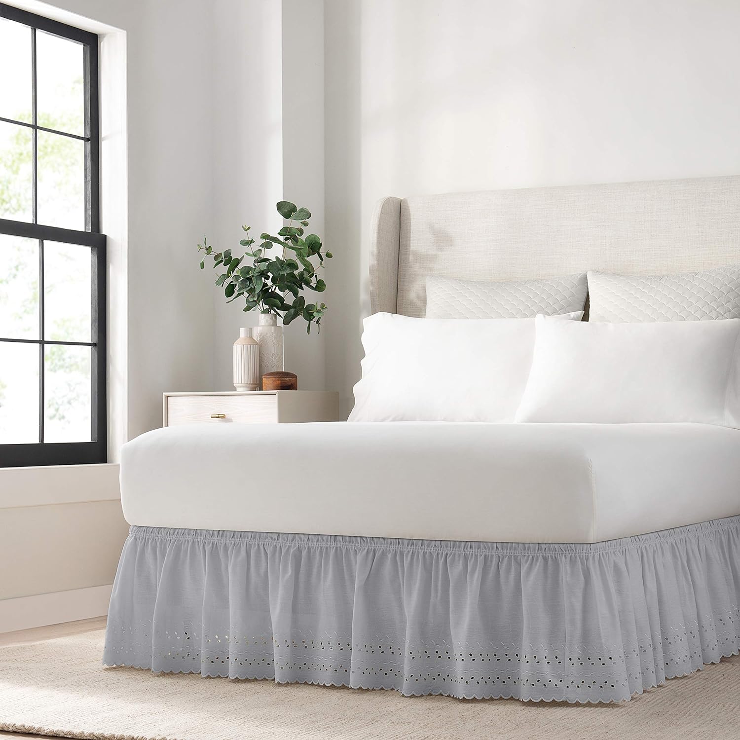 Factory premium qualit wrinkle fade resistant hollow out wrap around elastic solid ruffled bed skirt