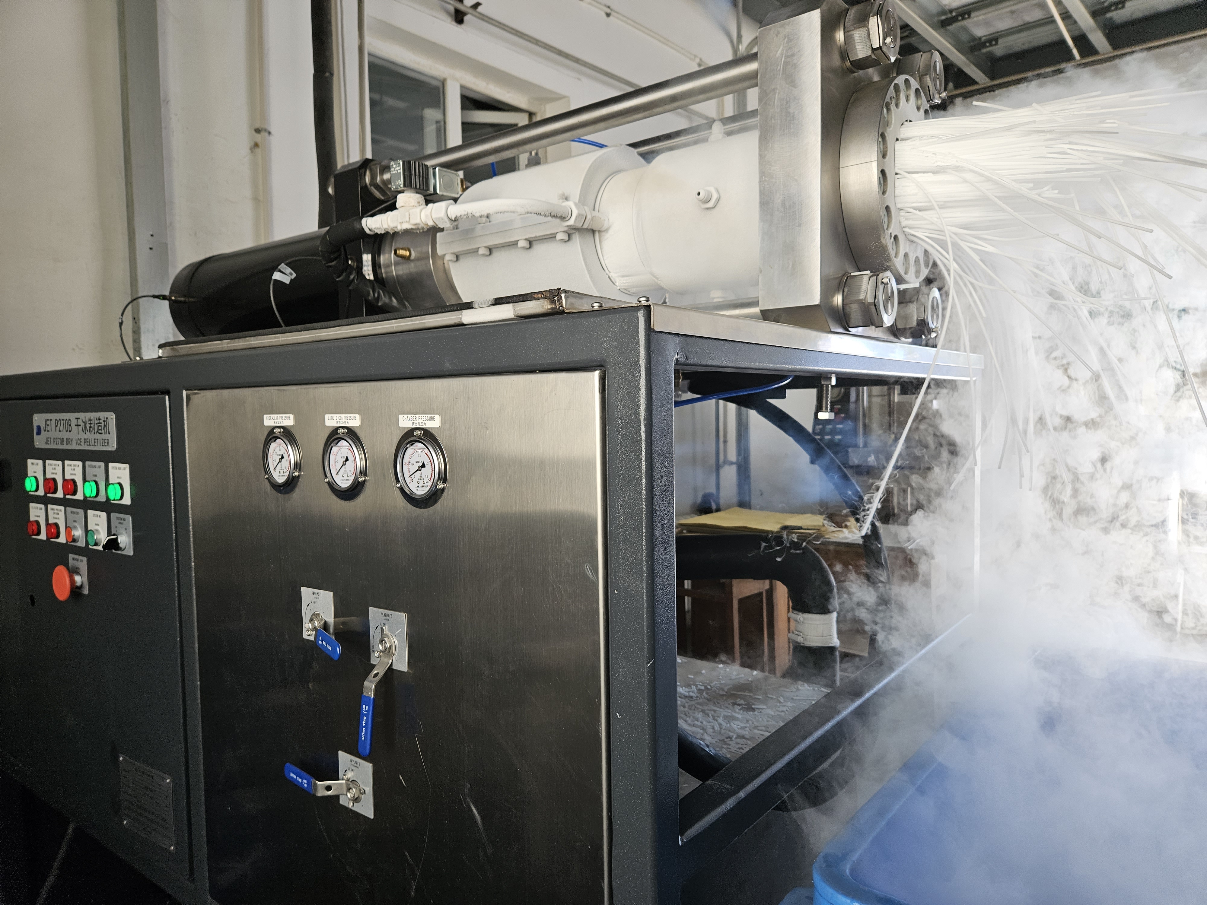 Dry ice block making machine