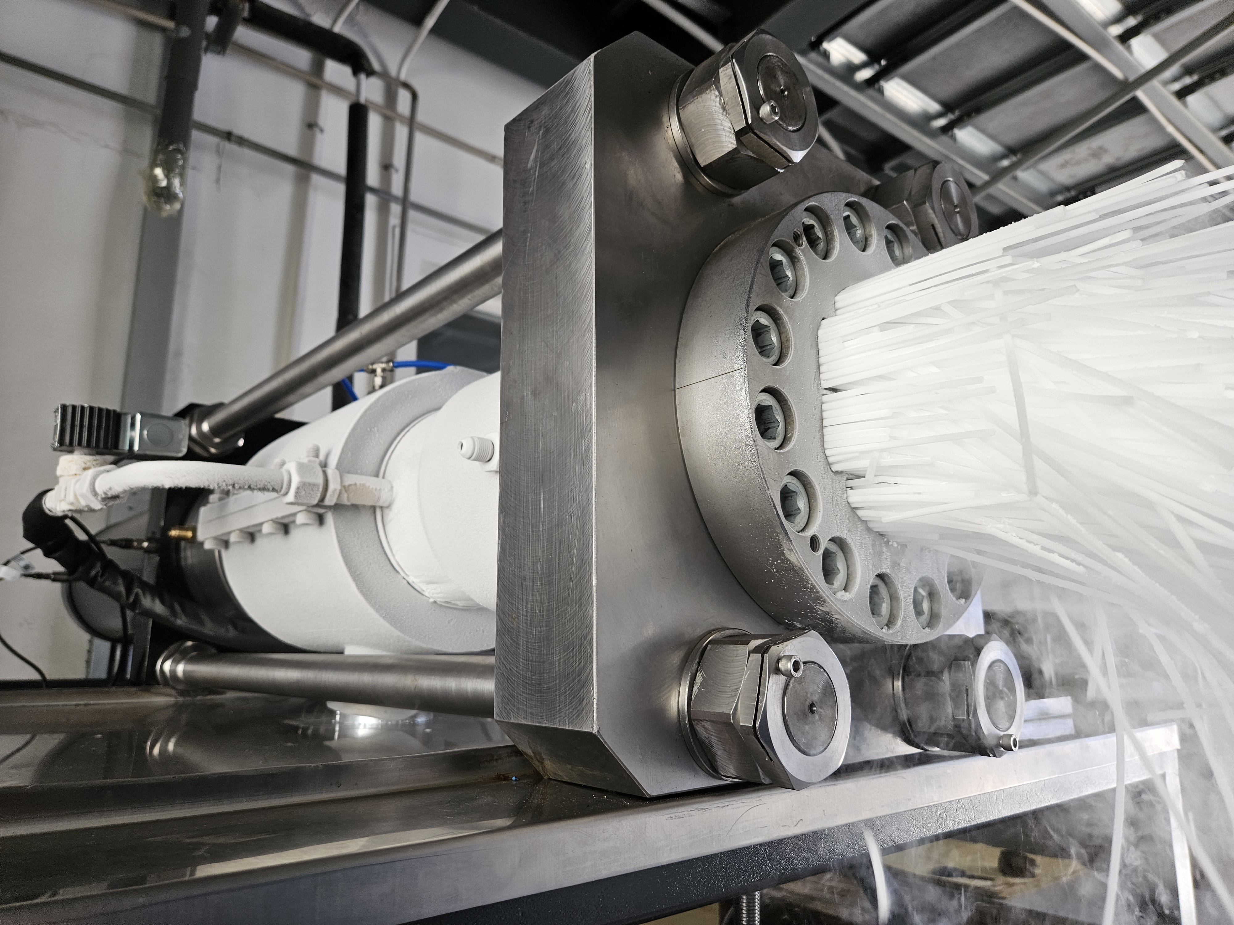 Dry ice pellet making machine
