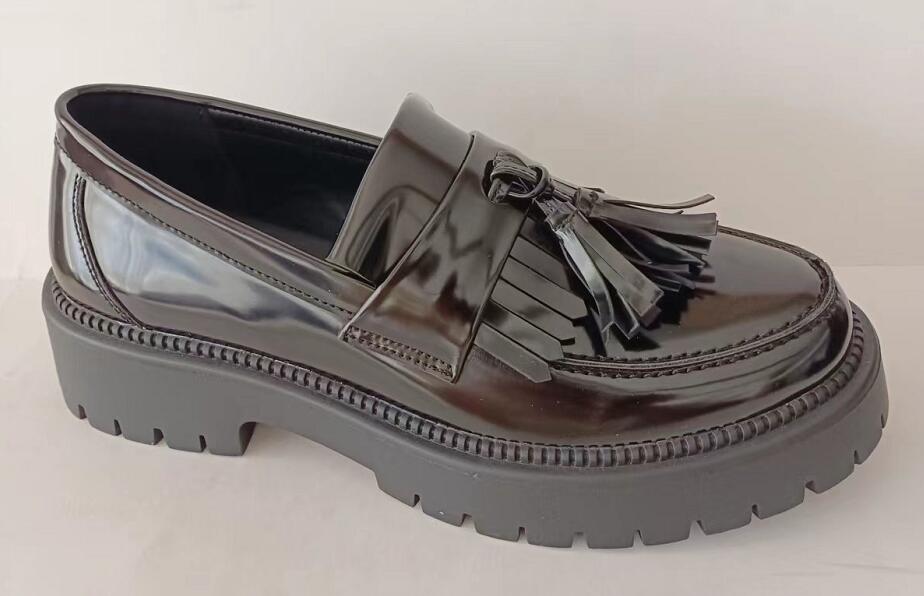 Women loafer