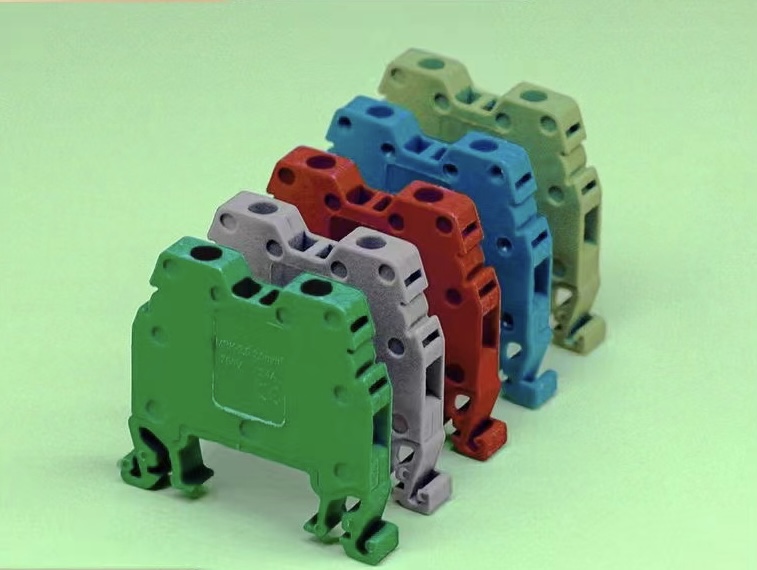 Rail type grounding terminal