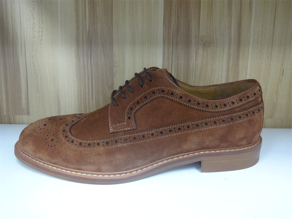 Fashionable men's leather shoes