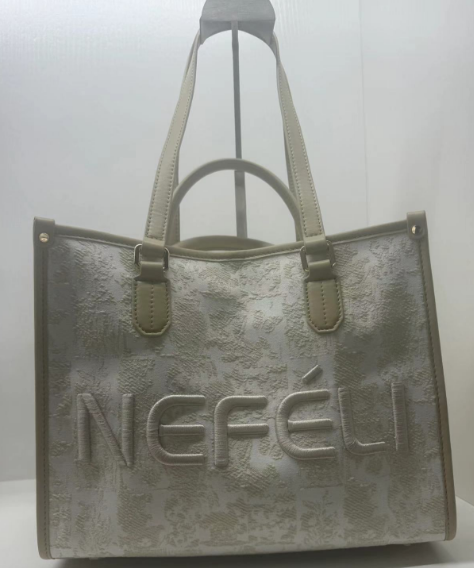 Guangzhou Yijie Leatherware Co., Ltd. – vestido de noche 3