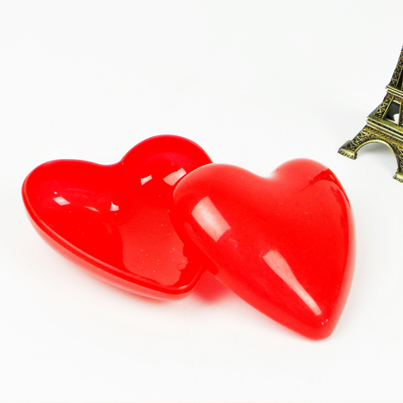 3.5" PLASTIC Heart Box